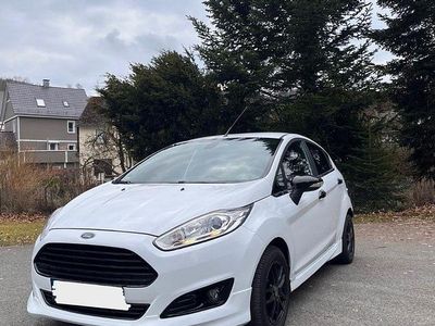 Weiß Gebraucht 2014 Ford Fiesta Titanium Kleinwagen | 5.500 € (Guter Preis)