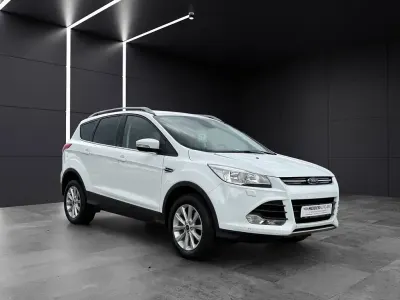 Gebraucht Ford Kuga Titanium 150 PS (110 kW) 2016 Weiß SUV