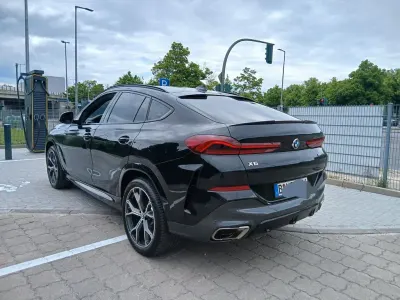 Gebraucht BMW X6 M50 Performance 530 PS (389 kW) 2022 Schwarz SUV