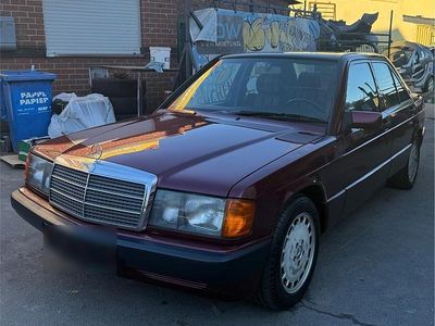 Second-hand Mercedes 190 Edition 109 CP (80 kW) 1992 Roșu Berlinǎ
