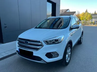 Gebraucht Ford Kuga Titanium 179 PS (131 kW) 2017 Weiß SUV