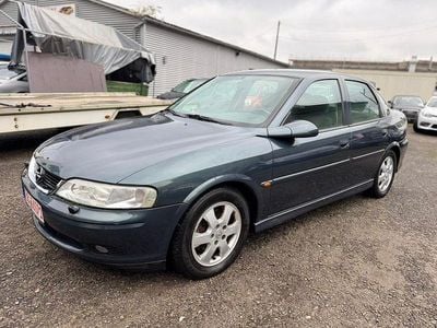Gebraucht Opel Vectra Comfort 101 PS (74 kW) 2002 Grün Limousine