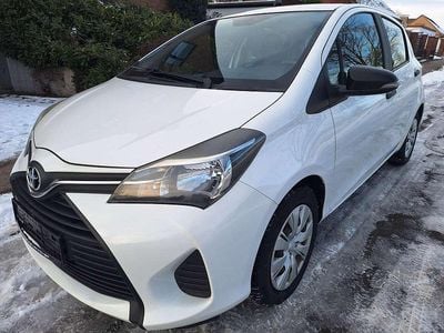 Gebraucht Toyota Yaris 69 PS (50 kW) 2014 Weiß Kleinwagen