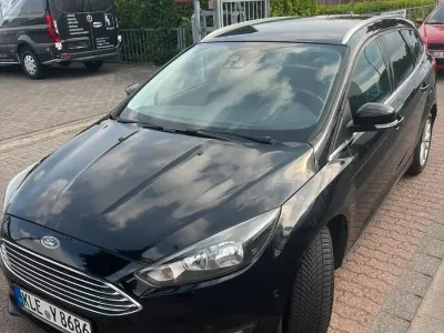 Gebraucht Ford Focus Business Edition 125 PS (91 kW) 2017 Schwarz Kombi