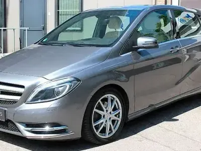 Używany Mercedes B200 150 KM (110 kW) 2014 Szary Minivan
