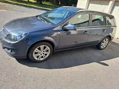 Gebraucht Opel Astra Innovation 116 PS (85 kW) 2010 Blau Kombi