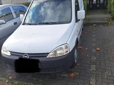 Gebraucht Opel Combo 90 PS (66 kW) 2011 Weiß Limousine