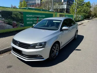 Gebraucht VW Jetta 125 PS (91 kW) 2014 Silber Limousine