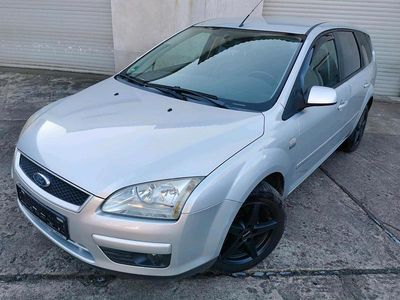 Silber Gebraucht 2007 Ford Focus Kombi | 2.799 € (Etwas zu teuer)