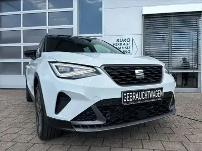 Gebraucht Seat Arona FR 150 PS (110 kW) 2023 Weiß SUV