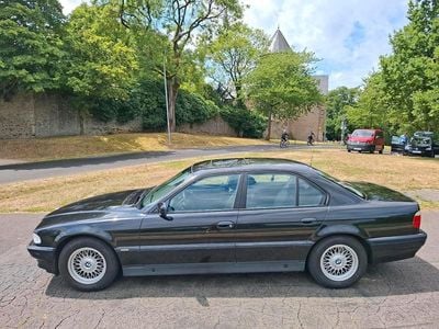 BMW 728