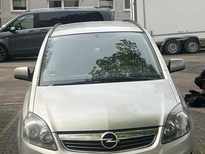 Gebraucht Opel Zafira 150 PS (110 kW) 2010 Silber Van / Kleinbus