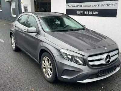 Gebraucht Mercedes GLA200 136 PS (100 kW) 2014 Grau SUV