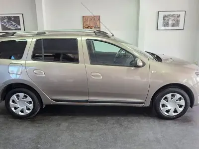 Usata Dacia Logan MCV Lauréate 90 CV (66 kW) 2015 Berlina