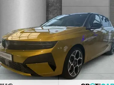 Nowe Opel Astra Ultimate 145 KM (106 kW) 2026 Żółty Sedan/Limuzyna