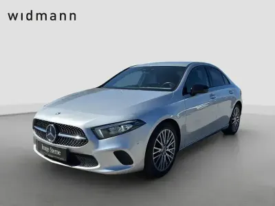 Gebraucht Mercedes A200 Progressive 163 PS (119 kW) 2021 Silber Limousine