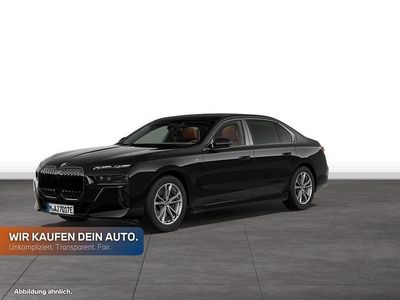 Gebraucht BMW 750e Comfort Edition 489 PS (359 kW) 2025 Black sapphire metallic Limousine