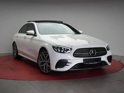 Weiß Gebraucht 2022 Mercedes E300 AMG Limousine | 39.990 €
