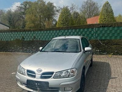 Used Nissan Almera 98 HP (72 kW) 2002 Silver Hatchback