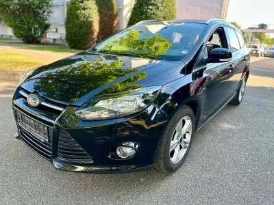 Gebraucht Ford Focus Champions Edition 125 PS (91 kW) 2012 Schwarz Limousine