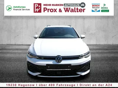 Używany VW Golf VIII R-line 150 KM (110 kW) 2025 Biały Kombi