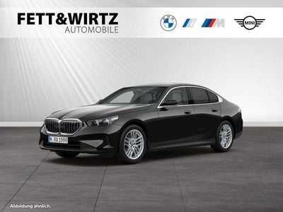Saphirschwarz metallic Gebraucht 2024 BMW 520 Limousine | 49.799 € (Superpreis)
