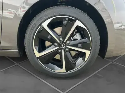 Gebraucht Opel Astra 136 PS (100 kW) 2024 Karbon schwarz () Kleinwagen