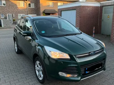 Usata Ford Kuga 150 CV (110 kW) 2016 Verde SUV