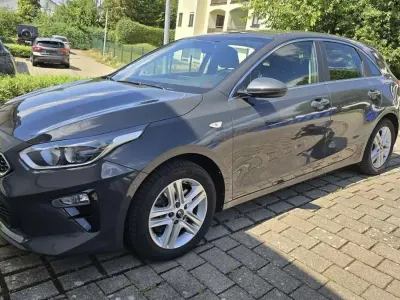 Gebraucht Kia Ceed Vision 120 PS (88 kW) 2020 Grau Kleinwagen