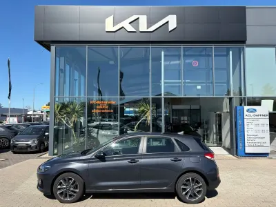 Używany Hyundai i30 Trend 160 KM (117 kW) 2022 Czarny Sedan/Limuzyna