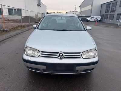 Silber Gebraucht 2001 VW Golf IV Kleinwagen | 2.500 € (Fairer Preis)
