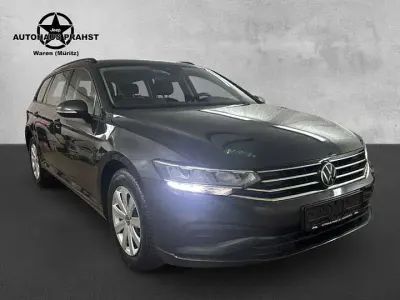 Gebraucht VW Passat Business 122 PS (89 kW) 2023 Grau Kombi