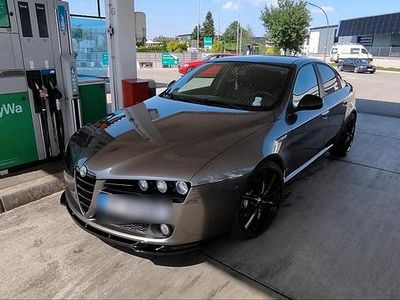 Grau Gebraucht 2007 Alfa Romeo 159 Limousine | 11.999 €