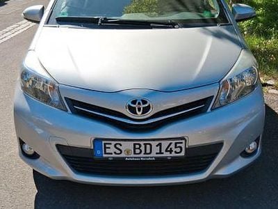 Brugt Toyota Yaris Life 99 HK (72 kW) 2013 Sølv Hatchback