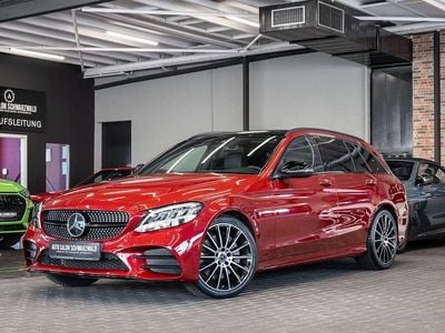 Second-hand Mercedes C300 Night 258 CP (189 kW) 2018 Roșu Break
