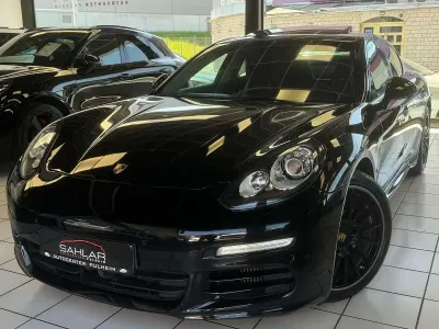 Gebraucht Porsche Panamera 420 PS (308 kW) 2016 Tiefschwarzmetallic Kleinwagen
