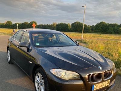 BMW 523