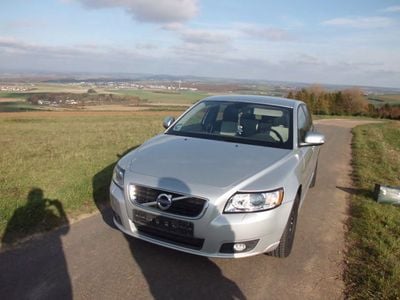 Gebraucht Volvo V50 R-Design Pro 114 PS (83 kW) 2012 Silber metallic Kombi