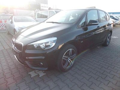 Gebraucht BMW 218 Active Tourer Sport Line 136 PS (100 kW) 2017 Schwarz ii/bonnet fluid black Van / Kleinbus
