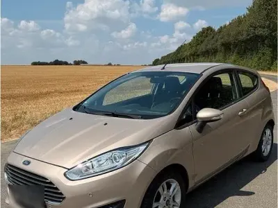 Gebraucht Ford Fiesta 101 PS (74 kW) 2015 Andere farben Kleinwagen