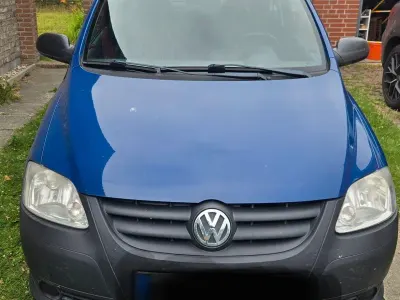 Gebraucht VW Fox 54 PS (39 kW) 2006 Blau Kleinwagen