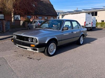 Usado BMW 316 Basis 100 HP (73 kW) 1988 Prateado Sedan