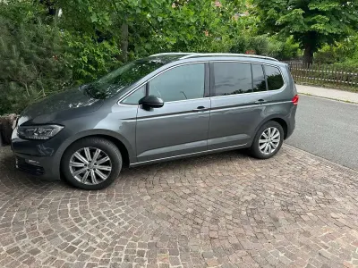 Gebraucht VW Touran Highline 150 PS (110 kW) 2016 Grau Van / Kleinbus