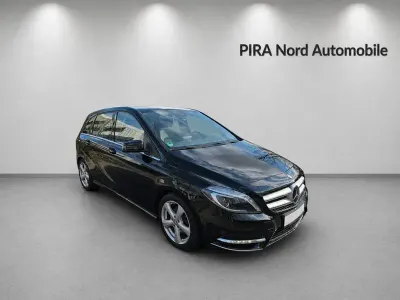 Usata Mercedes B200 156 CV (114 kW) 2014 Nero Monovolume