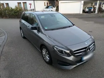 Gebraucht Mercedes 200 136 PS (100 kW) 2016 Grau Van / Kleinbus