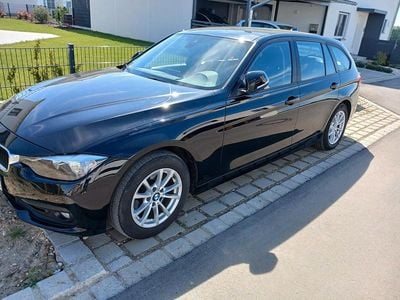 Usata BMW 318 150 CV (110 kW) 2015 Nero Station wagon
