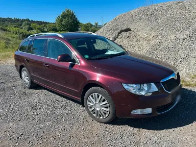 Gebraucht Skoda Superb 150 PS (110 kW) 2010 Rot Kombi