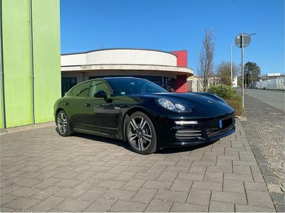 Porsche Panamera 4