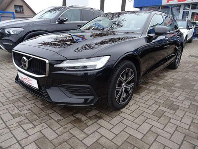Gebraucht Volvo V60 Core 163 PS (119 kW) 2022 Schwarz Kombi