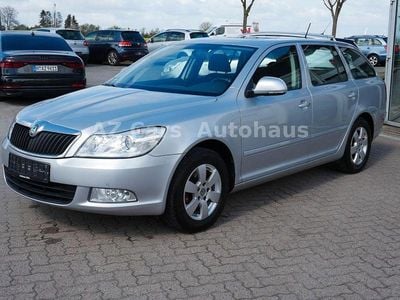 Gebraucht Skoda Octavia Elegance 122 PS (89 kW) 2013 Silber Kombi